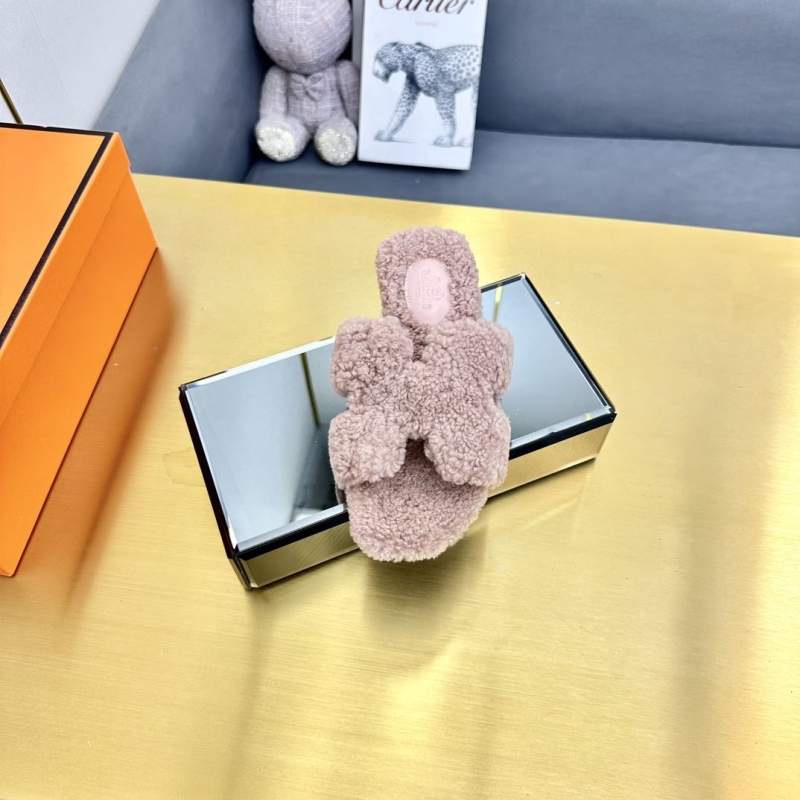 H**mes slippers